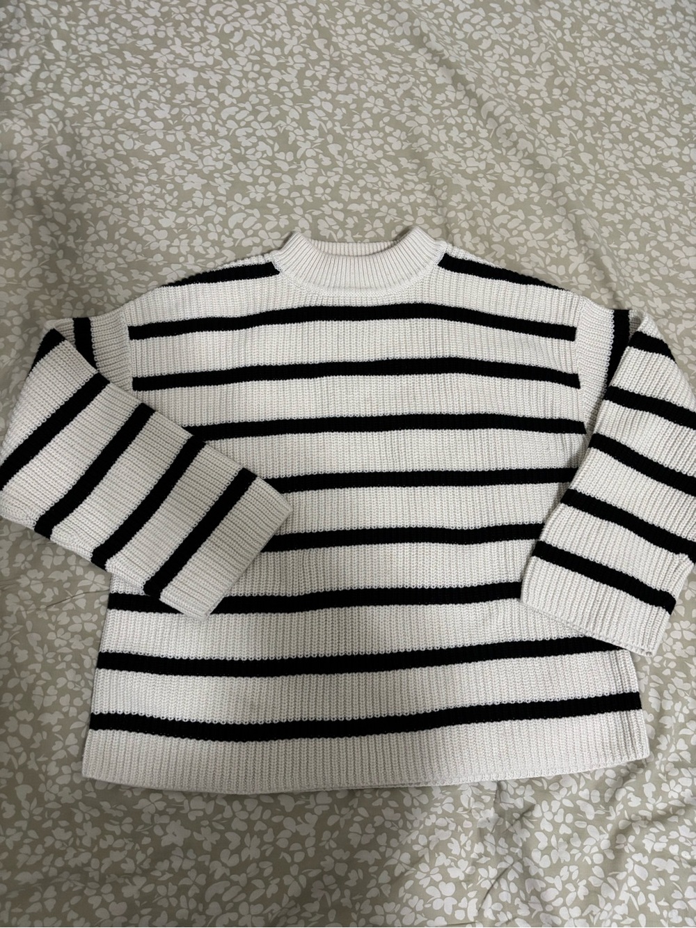 H&M White and Dark Navy Striped Crewneck Sweater